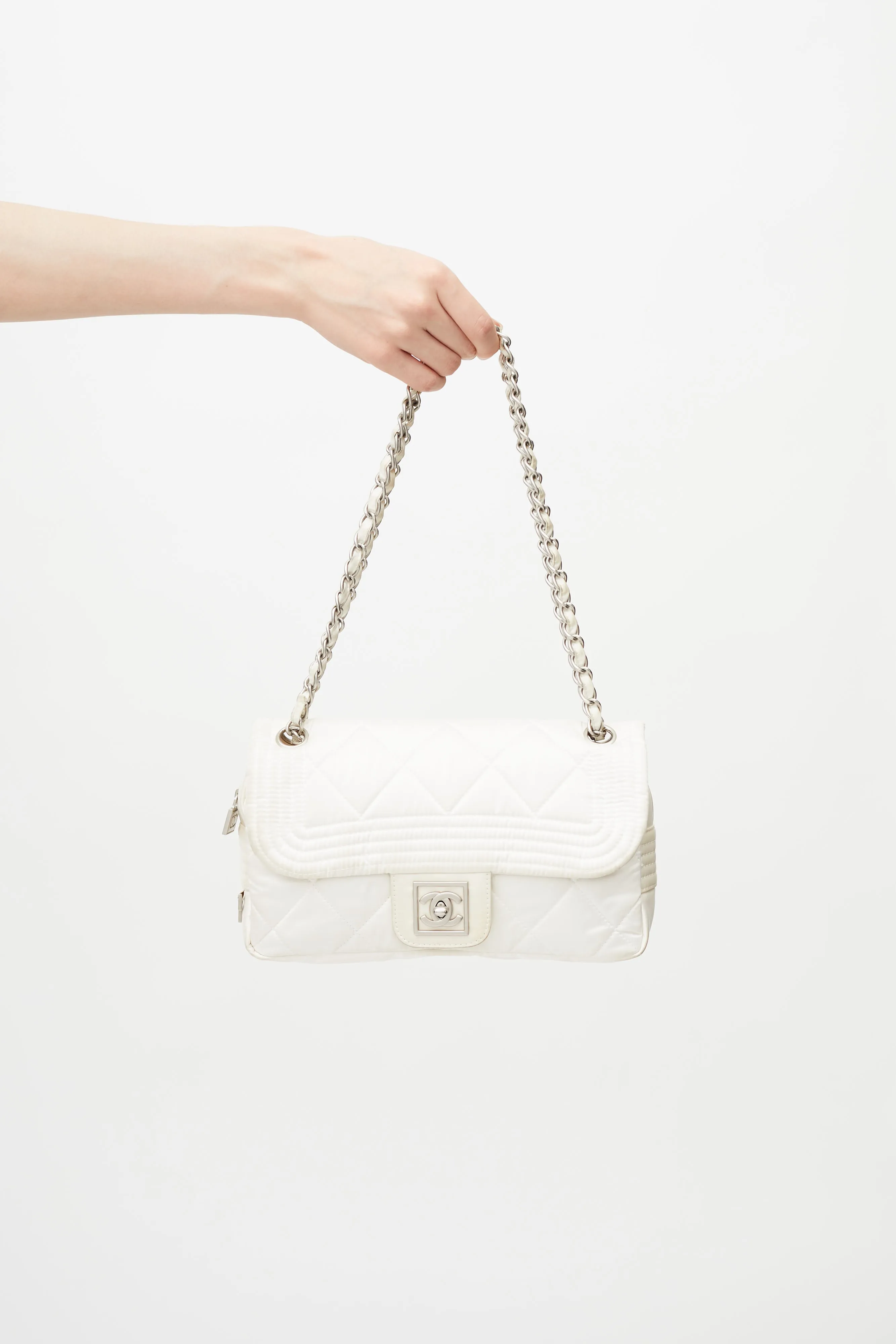 2005 White Nylon Ski Sport Flap Shoulder Bag