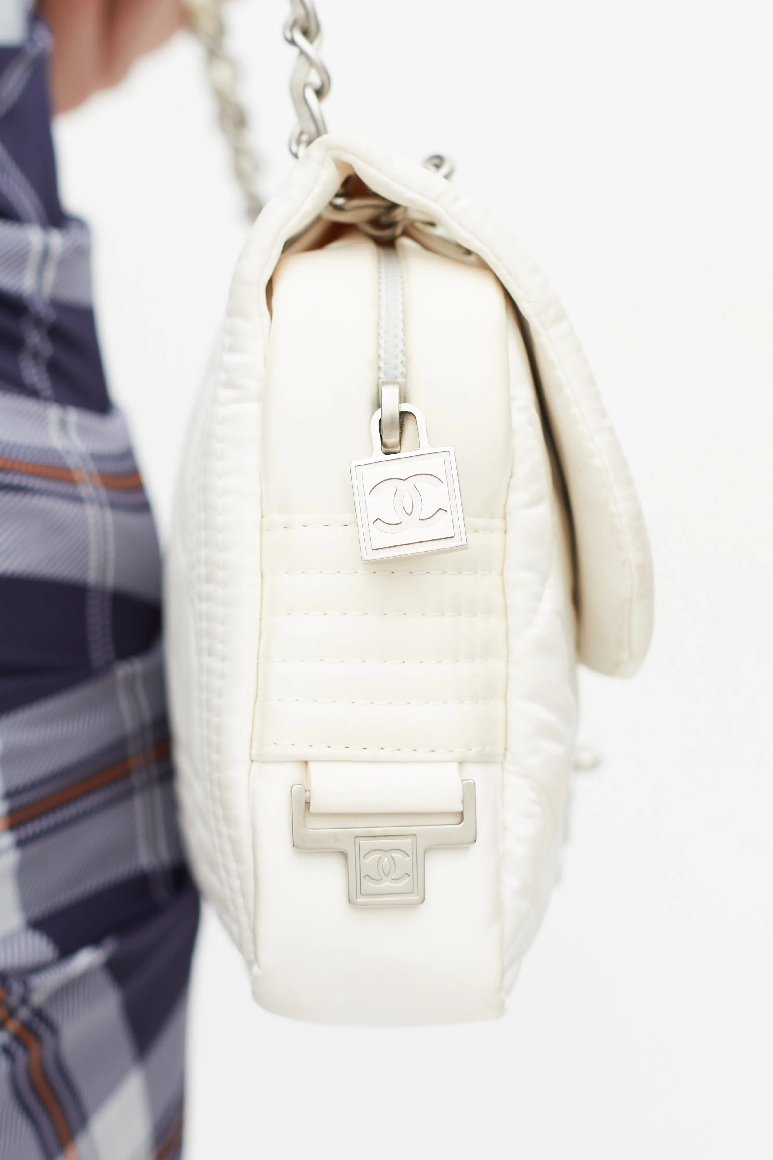 2005 White Nylon Ski Sport Flap Shoulder Bag